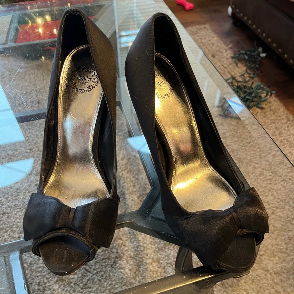 J. Miller classy black heels, has the cutest bow detail!! Open toed.